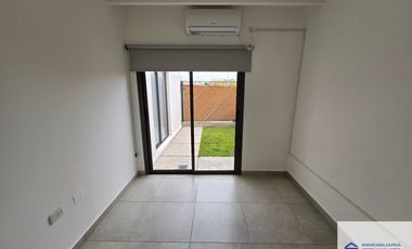 Casa en venta de 2 dormitorios c/ cochera en Coquimbito