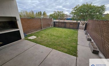 Casa en venta de 2 dormitorios c/ cochera en Coquimbito