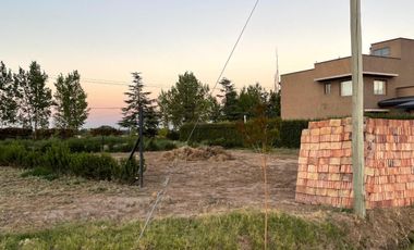 Excelente Terreno en venta de 563m2 - Barrio privado Alto Paredes