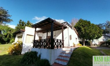 Chalet en venta en Sierra de los Padres. Gas natural. Apto crédito