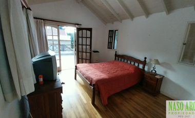 Chalet en venta en Sierra de los Padres. Gas natural. Apto crédito