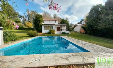 Chalet en venta en Sierra de los Padres. Gas natural. Apto crédito