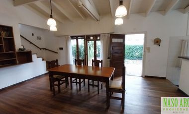 Chalet en venta en Sierra de los Padres. Gas natural. Apto crédito