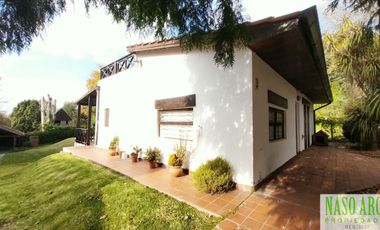 Chalet en venta en Sierra de los Padres. Gas natural. Apto crédito