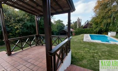 Chalet en venta en Sierra de los Padres. Gas natural. Apto crédito