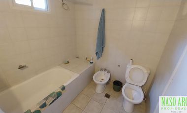 Chalet en venta en Sierra de los Padres. Gas natural. Apto crédito