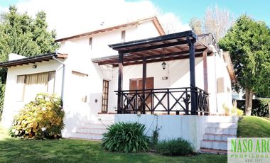 Chalet en venta en Sierra de los Padres. Gas natural. Apto crédito