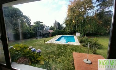 Chalet en venta en Sierra de los Padres. Gas natural. Apto crédito