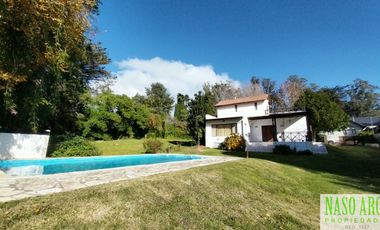 Chalet en venta en Sierra de los Padres. Gas natural. Apto crédito