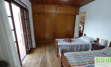 Chalet en venta en Sierra de los Padres. Gas natural. Apto crédito