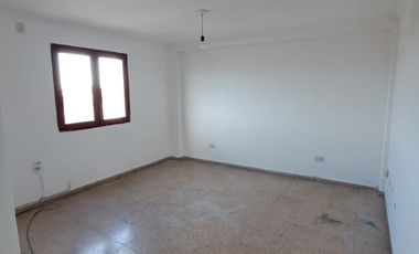 DEPARTAMENTO DE 2 DORMITORIOS, 4TO PISO POR ESCALERAS