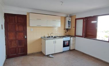 DEPARTAMENTO DE 2 DORMITORIOS, 4TO PISO POR ESCALERAS