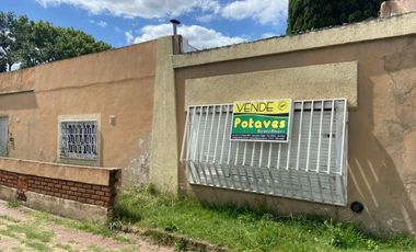 Casa en venta de 2 dormitorios c/ cochera en Pontevedra