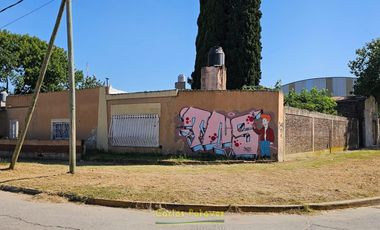 Casa en venta de 2 dormitorios c/ cochera en Pontevedra