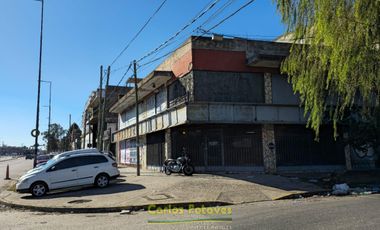 Local comercial en venta ubicado en Isidro Casanova