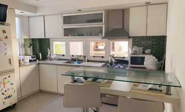 Casa en venta de 4 dormitorios c/ cochera en Chauvín