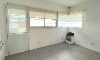 Casa en venta de 4 dormitorios c/ cochera en Chauvín