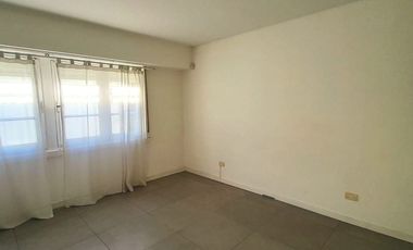 Casa en venta de 4 dormitorios c/ cochera en Chauvín