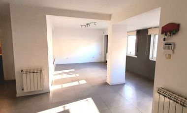 Casa en venta de 4 dormitorios c/ cochera en Chauvín