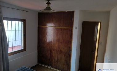 Casa en alquiler de 4 dormitorios c/ cochera en Godoy Cruz