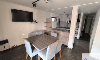 Casa en alquiler de 4 dormitorios c/ cochera en Godoy Cruz