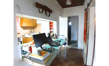 Casa 2 dormitorios con patio, Vieytes 229, Colón.