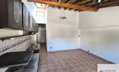 Casa en alquiler temporario c/ cochera en Maipú