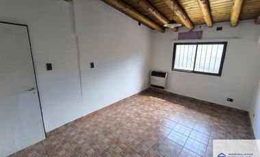 Casa en alquiler temporario c/ cochera en Maipú