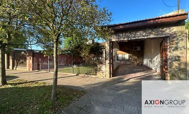 OPORTUNIDAD Casa en venta de 4 dormitorios c/ cochera en Berisso