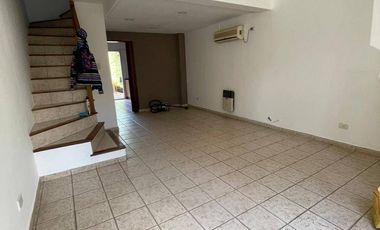 Casa en venta de 3 dormitorios c/ cochera en María del Parque