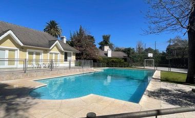 Casa en venta de 3 dormitorios c/ cochera en María del Parque