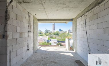 Departamento en venta c/ cochera en Área Centro Este