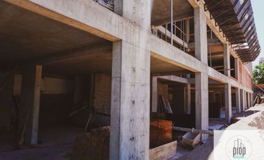 Departamento en venta c/ cochera en Área Centro Este