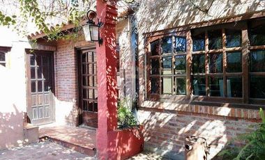 Casa en venta c/ cochera en San Antonio de Padua