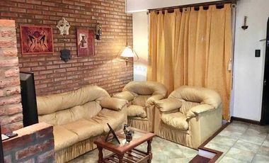 Casa en venta c/ cochera en San Antonio de Padua