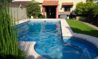 Casa en venta c/ cochera en San Antonio de Padua