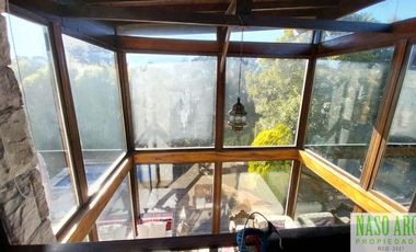 Moderna casa en venta en Sierra de los Padres. Gas natural.