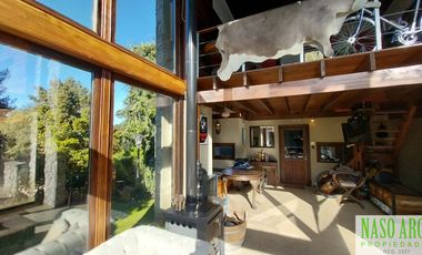 Moderna casa en venta en Sierra de los Padres. Gas natural.