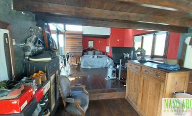 Moderna casa en venta en Sierra de los Padres. Gas natural.