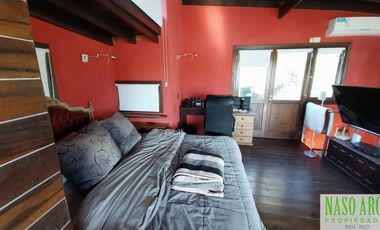 Moderna casa en venta en Sierra de los Padres. Gas natural.