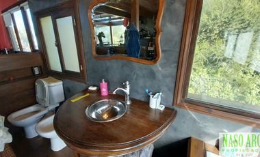 Moderna casa en venta en Sierra de los Padres. Gas natural.