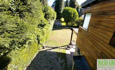 Moderna casa en venta en Sierra de los Padres. Gas natural.