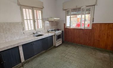 Casa en venta c/ cochera en Cinco Saltos