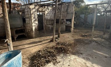 Casa en venta c/ cochera en Cinco Saltos