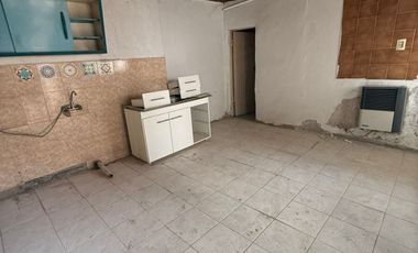 Casa en venta c/ cochera en Cinco Saltos