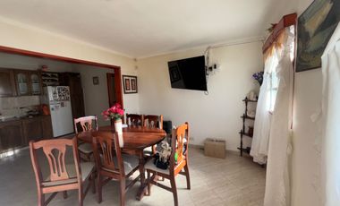 Chalet en venta c/ cochera en Villa Primera