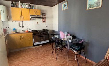 Chalet en venta c/ cochera en Villa Primera