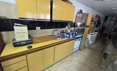 Chalet en venta c/ cochera en Villa Primera