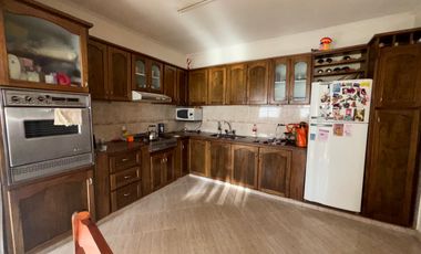 Chalet en venta c/ cochera en Villa Primera