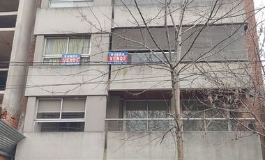 Avda 60 e/ 9 y 10 - DEPTO 2 dorm y coch